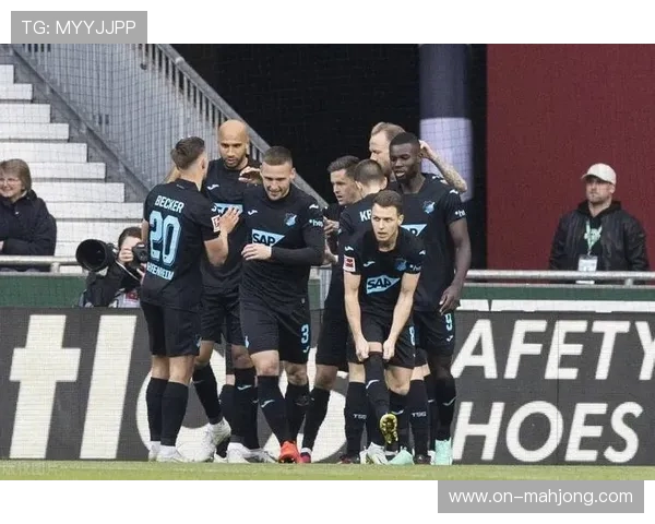 弗赖堡快速反击奏效,格里福助攻显威力 弗赖堡快速反击奏效,格里福助攻显威力